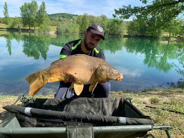 Pêche à la carpe en Isère - Domaine des 3 Lacs du Soleil