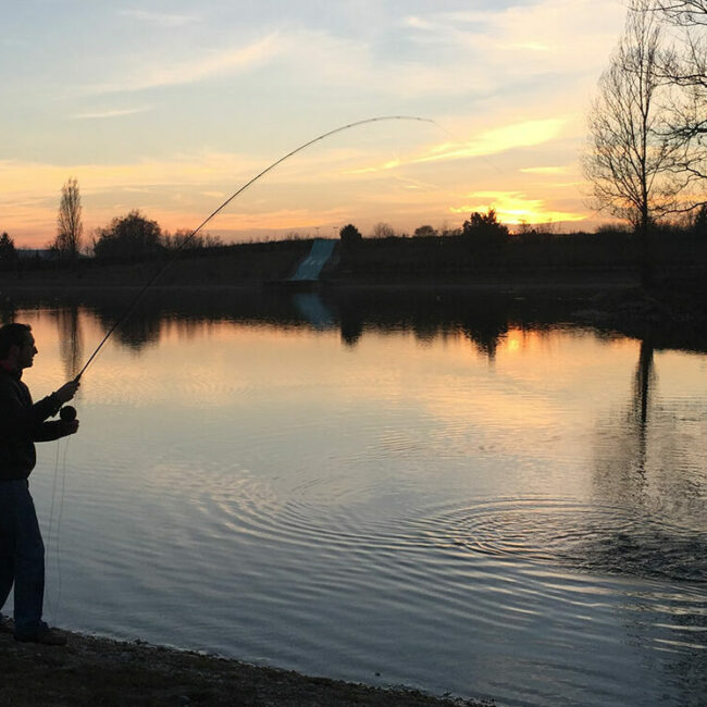 Pêche à la mouche - Domaine des 3 Lacs à Trept en Isère