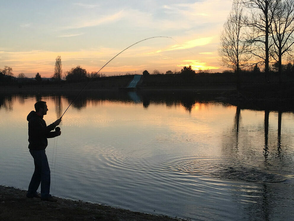 Pêche à la mouche - Domaine des 3 Lacs à Trept en Isère