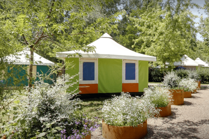 bungalow toilé meublé - Tente prêt à camper au Camping les 3 Lacs du Soleil en Isère à Trept